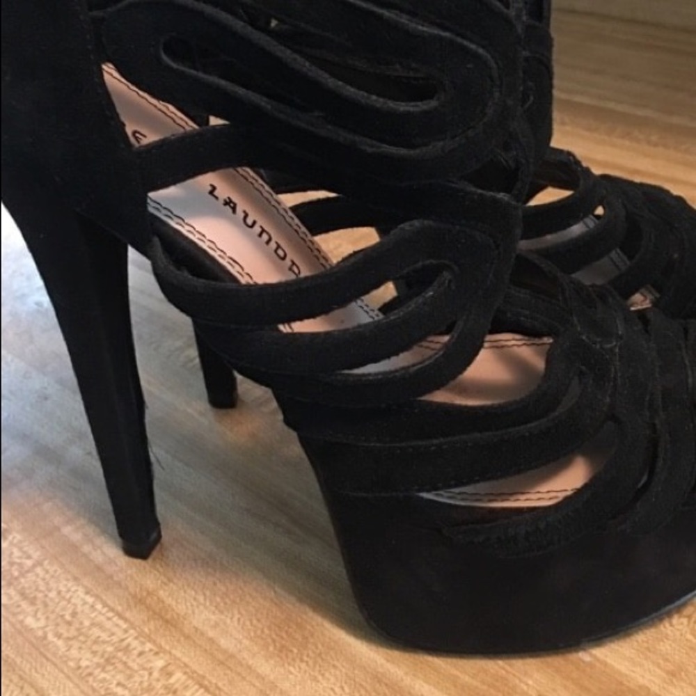 Chinese Laundry Velvet Platform sandal